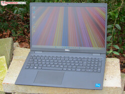A Dell Latitude 3520 (73YC0), fornecido por: