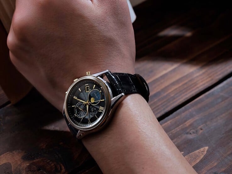 Uma pessoa usando o Citizen Exceed Mid-Autumn Moon BY1025-17E
