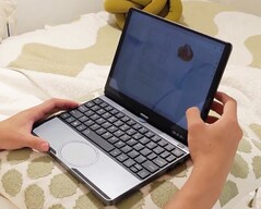 O Torsin apresenta um chassi compacto com um trackpad redondo não convencional. (Fonte da imagem: Torsin)