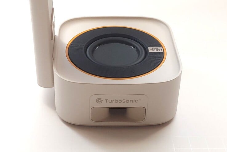 O alto-falante Dolby Audio com disparo para cima pode ser ouvido igualmente bem de todos os lados, enquanto o duto TurboSonic permite que os graves de ambos os lados do driver se reforcem mutuamente. (Fonte da imagem: Notebookcheck)