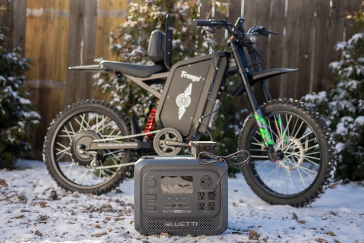 O Bluetti Elite 300 pode carregar até 11 dispositivos ao mesmo tempo
