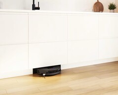 A Bosch esconde um robô aspirador de pó e esfregão em uma cozinha.