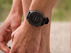 A Garmin lançou a versão beta 21.05 para o smartwatch Fenix 7. (Fonte da imagem: Garmin)