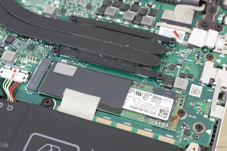 Slot único M.2 2280 PCIe 3.0 x2, sem opções secundárias