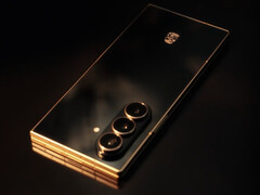 O Samsung W26 vem nas cores Dan Xi Red e Dark and Black, esta última na foto. (Fonte da imagem: Samsung)