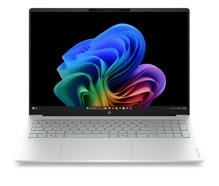 O OmniBook 5 16 está disponível nos acabamentos Glacier Silver, Meteor Silver, Starlit Blue e Sahara Silver, de cima para baixo.