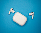 O AirPods Pro agora suporta MagSafe, embora sem outras mudanças. (Fonte de imagem: John Smith)