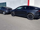 Nova cor cinza Stealth vs. antiga cor prata da Tesla (imagem: Pixlrage/Reddit)