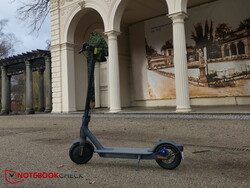 A Xiaomi Mi Electric Scooter 3, fornecida por Xiaomi