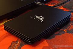 Robusto e extremamente rápido (Fonte da imagem: Bogdan Solca / Notebookcheck)