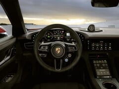 Painel de instrumentos do Porsche Taycan E-Shift 2027.