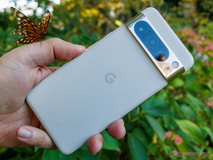 O Google já está fornecendo atualizações para o Pixel 8 e o Pixel 8 Pro. (Fonte da imagem: Notebookcheck)