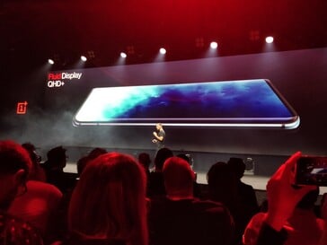Em 2019, a OnePlus realizou um grande evento no estilo da Apple.