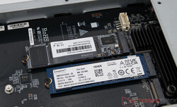 Os dispositivos de armazenamento em massa no Minisforum N5 Pro