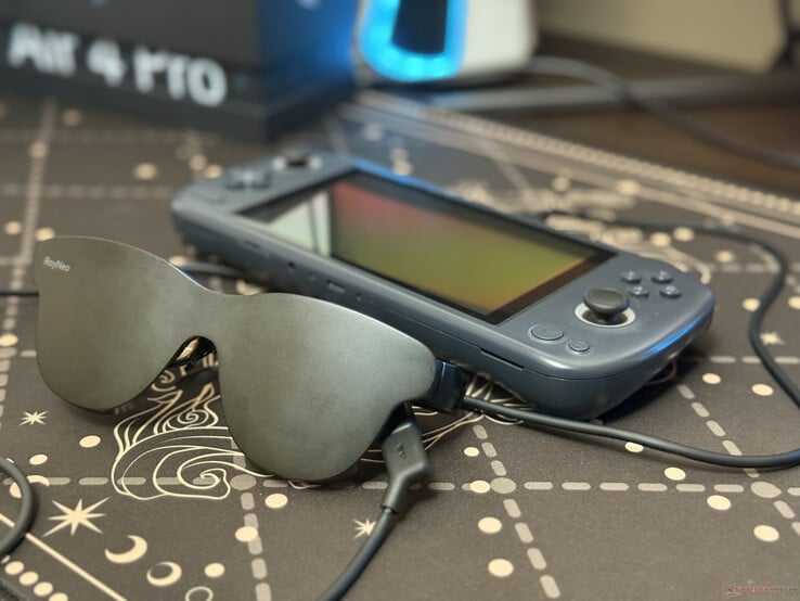 RayNeo Air 4 Pro conectado a um console portátil de videogame