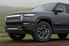 O Rivian R1S está mais uma vez recebendo alguns recursos de software interessantes em uma atualização. (Fonte da imagem: Rivian)