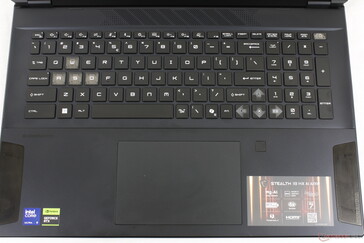 Teclado espaçoso de tamanho normal para jogos e criação de conteúdo