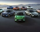 A família de SUVs elétricos Xiaomi YU7 em todas as versões e cores. (Fonte da imagem: Xiaomi)