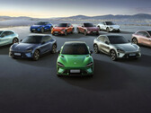 A família de SUVs elétricos Xiaomi YU7 em todas as versões e cores. (Fonte da imagem: Xiaomi)