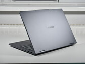 Cuidado com a variante econômica: O laptop conversível Lenovo IdeaPad 5 2 em 1 mostra os riscos de configurações mais baratas (foto: Lenovo IdeaPad 5 2 em 1 14AKP10, fonte da imagem: Benjamin Herzig/Notebookcheck)