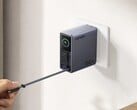 O carregador Nexode Pro 160W com cabo USB-C retrátil