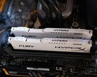 Módulos de RAM HyperX Fury DDR4 instalados em uma placa-mãe (Fonte da imagem: Athena Sandrini/Pexels)