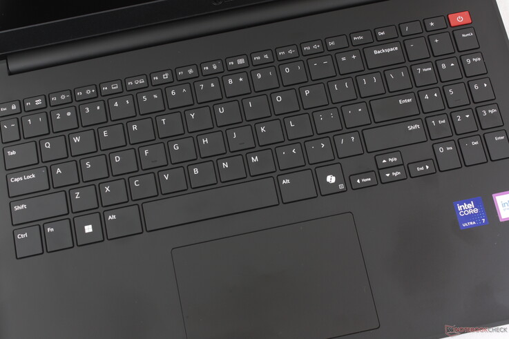 O Clickpad tem um tamanho decente (11,5 x 7,4 cm), mas com feedback suave e silencioso quando pressionado