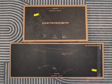 Duas das três caixas em que a DXRACER Tidal é enviada.