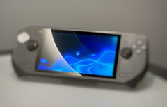 O ZOTAC ZONE combina os designs do ROG Ally e do Steam Deck. (Fonte da imagem: Andreas Schilling)