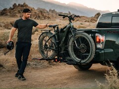 A Aventon Aventure M e-bike possui uma bateria de 720 Wh (Fonte da imagem: Aventon)