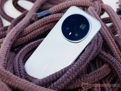 O Magic 8 Pro custa a partir de US$ 1.113 na Malásia. Na foto: a parte de trás do telefone. (Fonte da imagem: Notebookcheck)