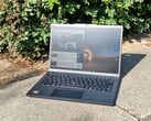 Lenovo ThinkPad P14s Gen 6 AMD sob a luz do sol (fonte da imagem: Benjamin Herzig)