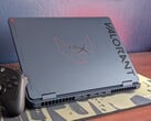 O HyperX Omen 16 Valorant Edition tem um visual excelente, mas as superfícies escuras atraem impressões digitais como se não houvesse amanhã