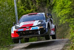 No final do ano passado, a Toyota estreou um Yaris Gazoo Racing a combustão de hidrogênio no WRC. (Fonte da imagem: Toyota)