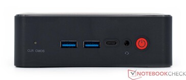 Frontal: 2x USB 3.2 tipo A, USB tipo C, alimentação