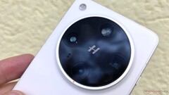 Após o Oppo Find X8 Ultra (foto aqui) e o Oppo Find X9 Ultra, um Oppo Find X10 Ultra com uma lente teleobjetiva dupla de 200 MP pode vir em seguida. (Fonte da imagem: Notebookcheck)