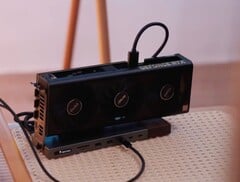 O Humbird 3 pode conectar uma placa de vídeo via Thunderbolt 5 (Fonte da imagem: Humbird)