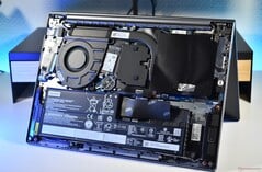Os componentes internos do Lenovo ThinkBook 14 G9 IPL.