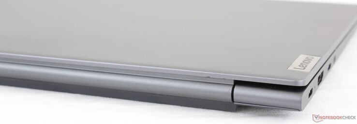 Rear: No connectivity