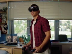 O headset Steam Frame VR e os controladores são mostrados