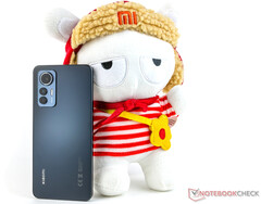 O Xiaomi 12 Lite é um dos primeiros smartphones elegíveis (Fonte de imagem: NotebookCheck)