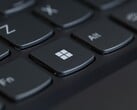 Close-up de um teclado com a tecla Windows em destaque