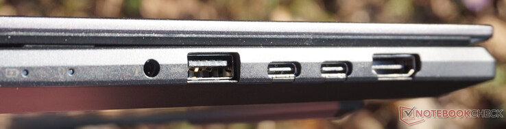 À direita: Conector de áudio Combo, USB 3.0 (5 Gbit/s), 2x USB-C (10 Gbit/s, DisplayPort, Power Delivery), HDMI 2.1