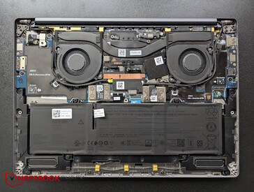 Dell Pro 13: resfriamento uniforme por meio da distribuição de ventoinhas em ambos os lados, SoC no meio