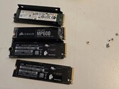 Uma placa-mãe quebrada, vendida por US$ 50, estava escondendo SSDs que valiam mais de US$ 1.800.