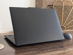 O Lenovo ThinkPad P1 16 G8 muda para USB-C e um envelope de energia mais baixo sem sacrificar o desempenho (Fonte da imagem: Notebookcheck)