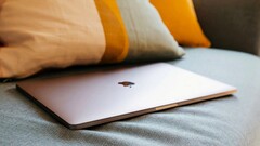 Após o lançamento do iPhone 17, o analista da Bloomberg Apple, Mark Gurman, cita 10 novos produtos Apple que podemos esperar ver nos próximos meses. (Fonte da imagem: Elise Bouet)