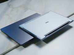 O Dell XPS 13 custa a partir de US$ 599,99 para estudantes. Na foto: duas opções de cores do notebook.