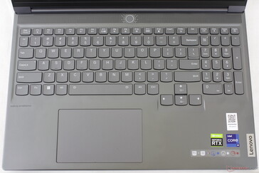 Layout de teclado RGB familiar por tecla
