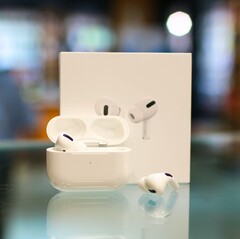 O próximo AirPods Pro não poderá chegar até o quarto trimestre de 2021. (Fonte da imagem: Zana Latif)